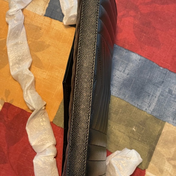 SOLD🔥Authentic! New! Yves Saint Laurent Tri-Quilted Wallet on chain - Picture 10 of 13